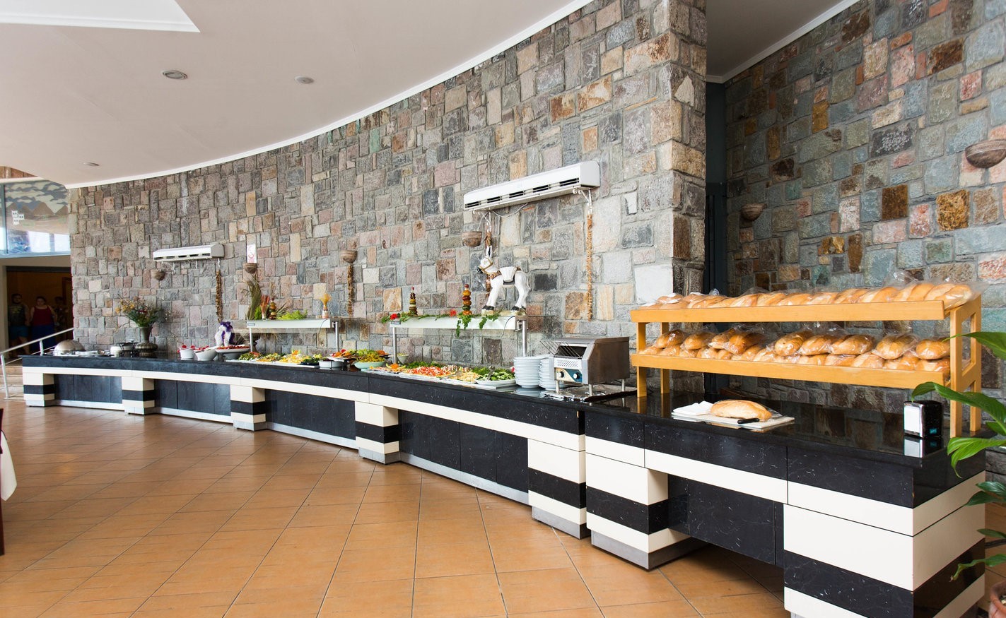 cheap resort hotels to Spend holiday with family