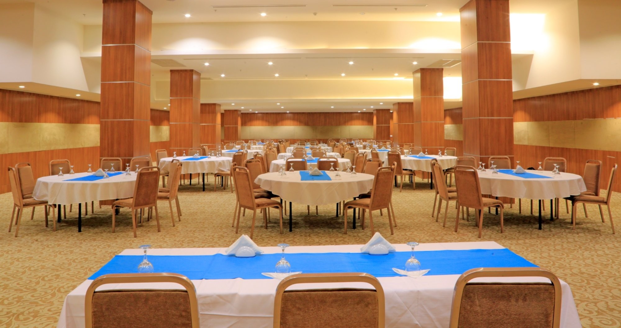 cheap resort hotels to Spend holiday with family