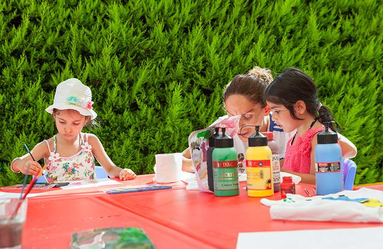 cheap resort hotels to Spend holiday with family