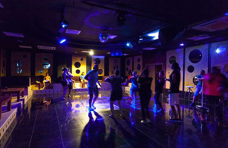 cheap resort hotels to Spend holiday with family