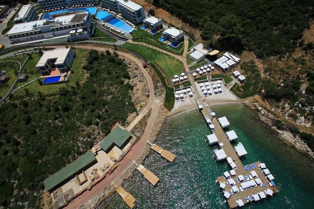 cheap resort hotels to Spend holiday with family