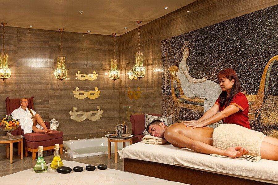 cheap resort hotels to Spend holiday with family