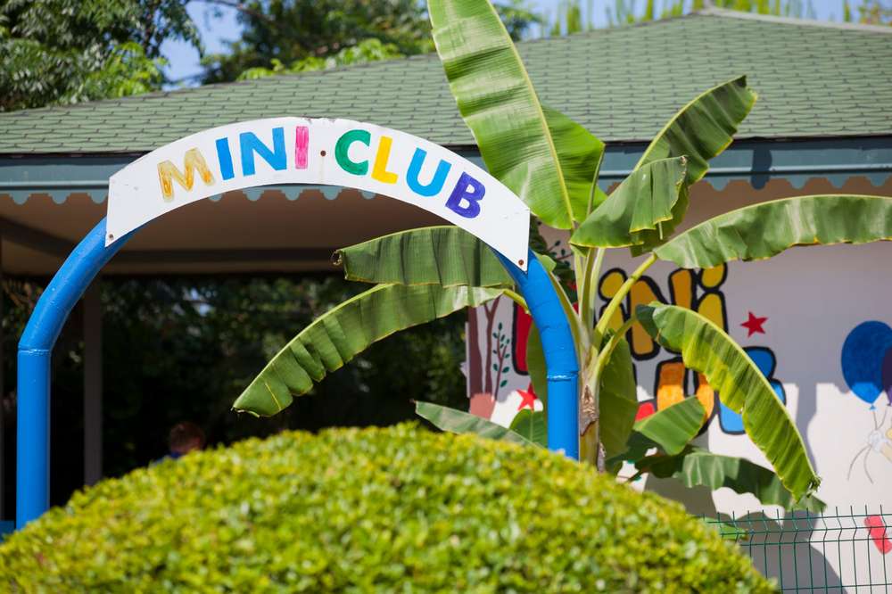 cheap resort hotels to Spend holiday with family