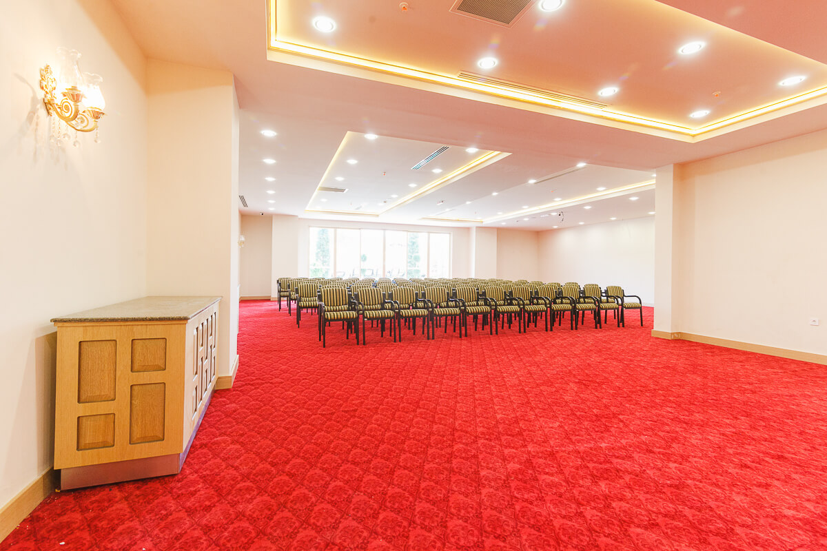 cheap resort hotels to Spend holiday with family