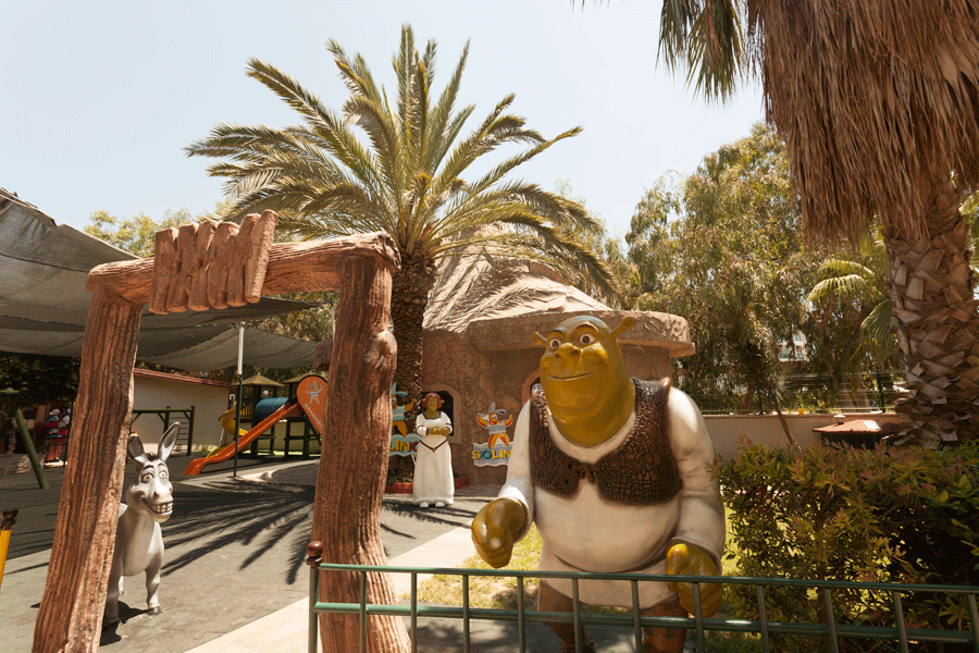 cheap resort hotels to Spend holiday with family