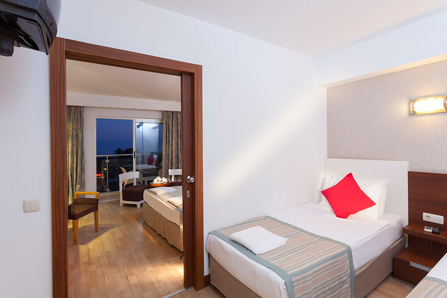 cheap resort hotels to Spend holiday with family