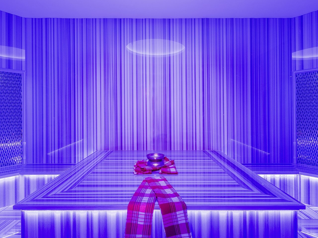 cheap resort hotels to Spend holiday with family