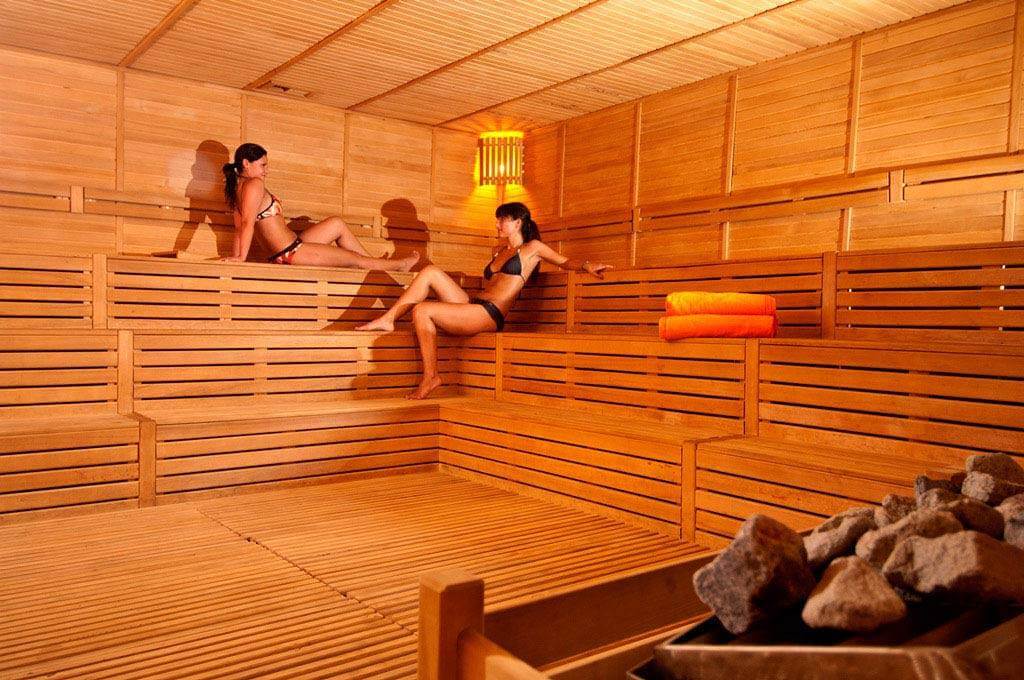 cheap resort hotels to Spend holiday with family