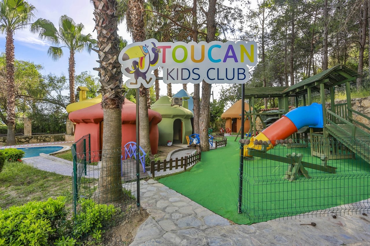 cheap resort hotels to Spend holiday with family