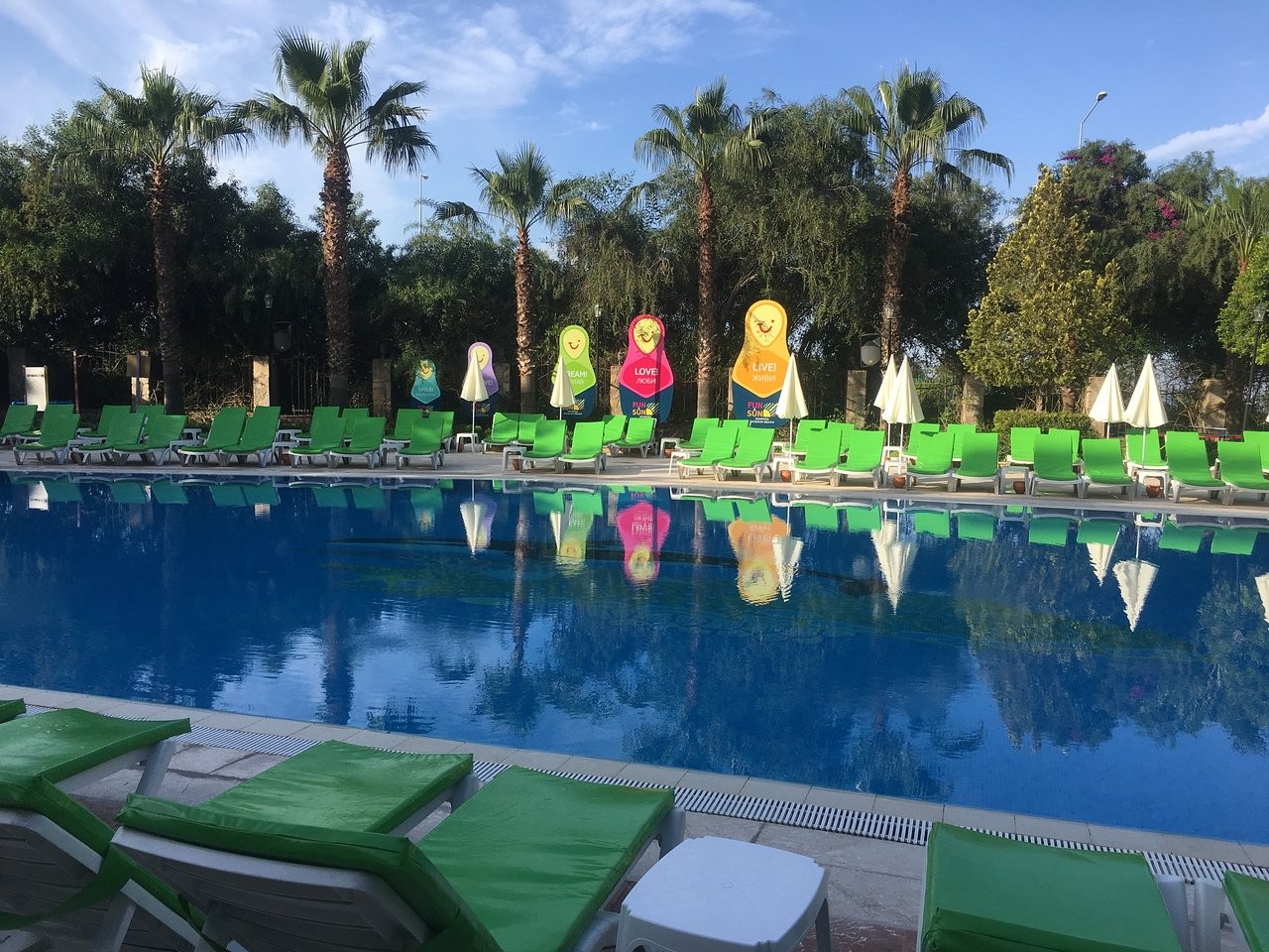 cheap resort hotels to Spend holiday with family