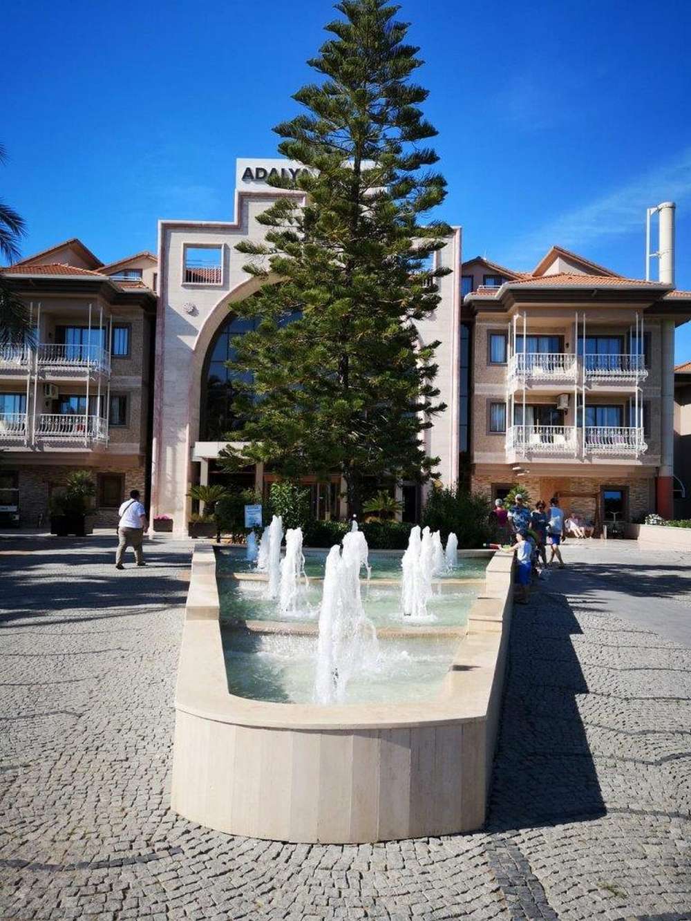 cheap resort hotels to Spend holiday with family