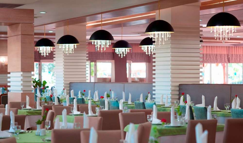 cheap resort hotels to Spend holiday with family