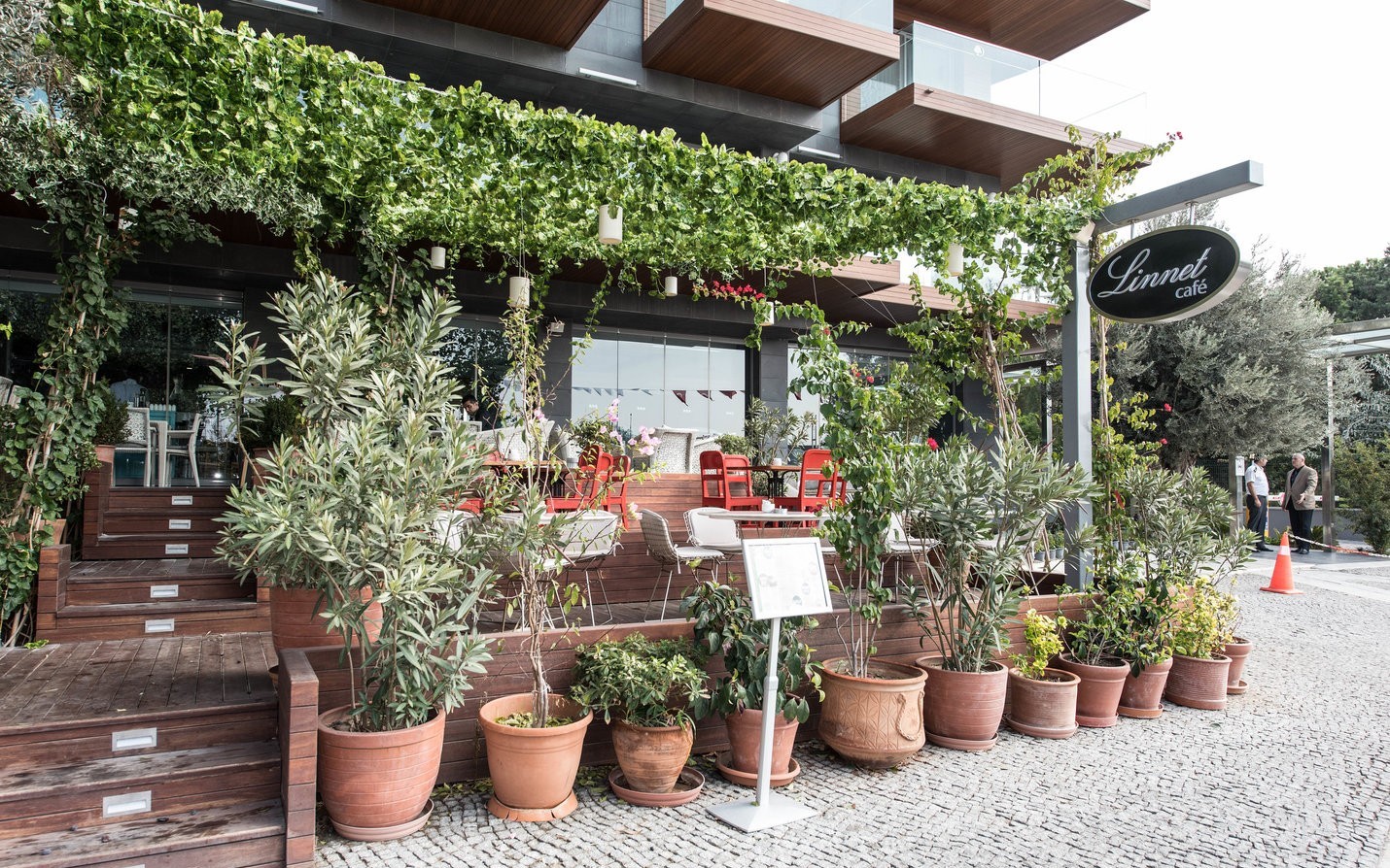 cheap resort hotels to Spend holiday with family