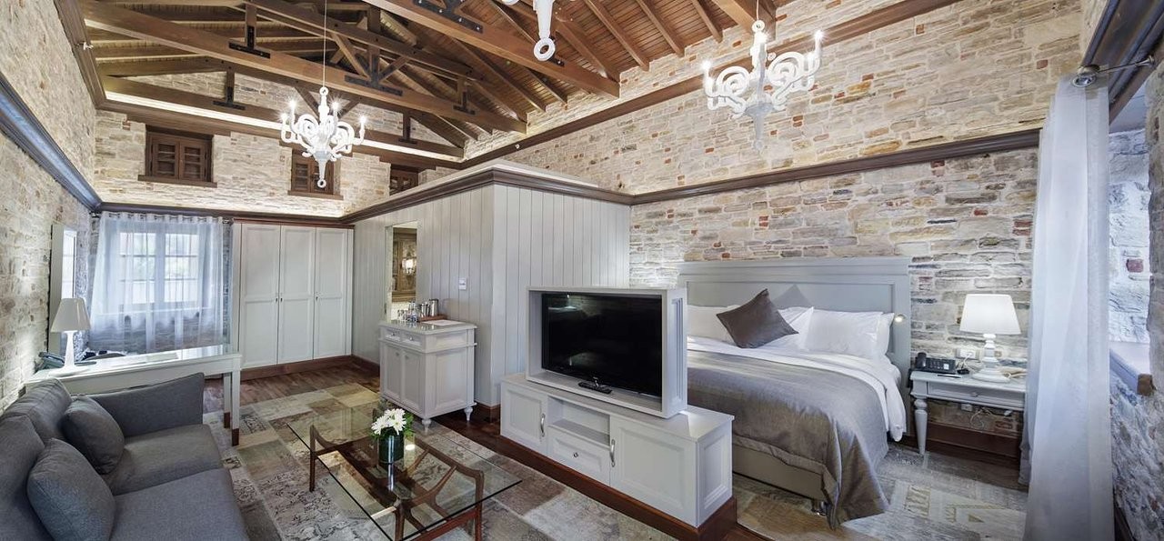 Doubletree By Hilton Kusadasi Bedroom