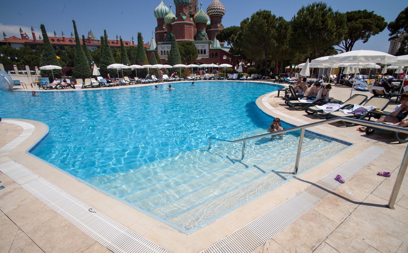 cheap resort hotels in Turkey to Spend holiday with family