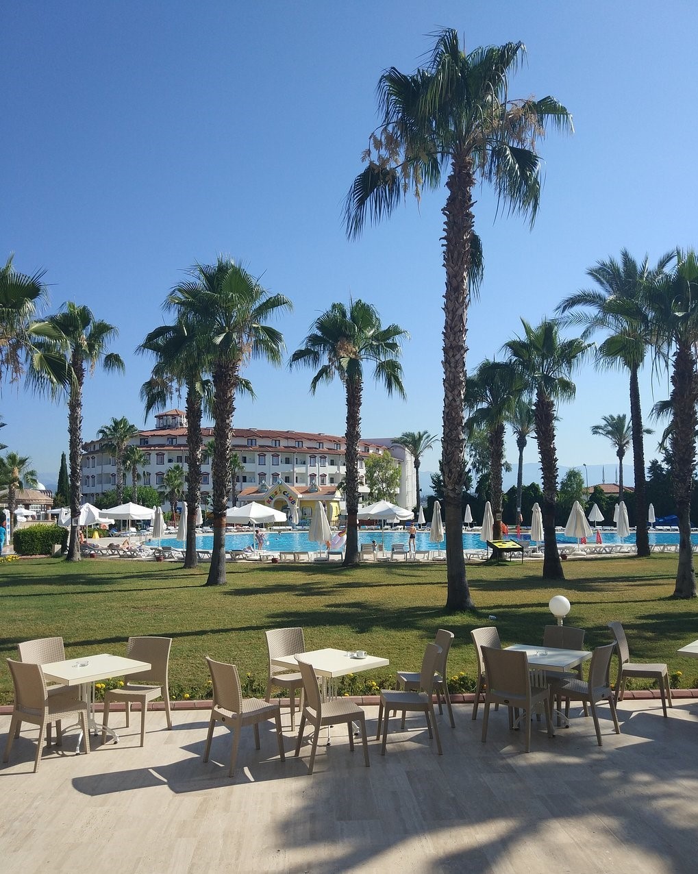 cheap resort hotels to Spend holiday with family