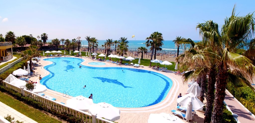 cheap resort hotels to Spend holiday with family