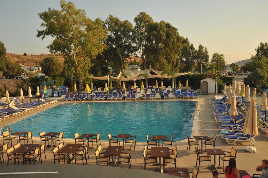  Bodrum Beach Bodrum Poolside Dining