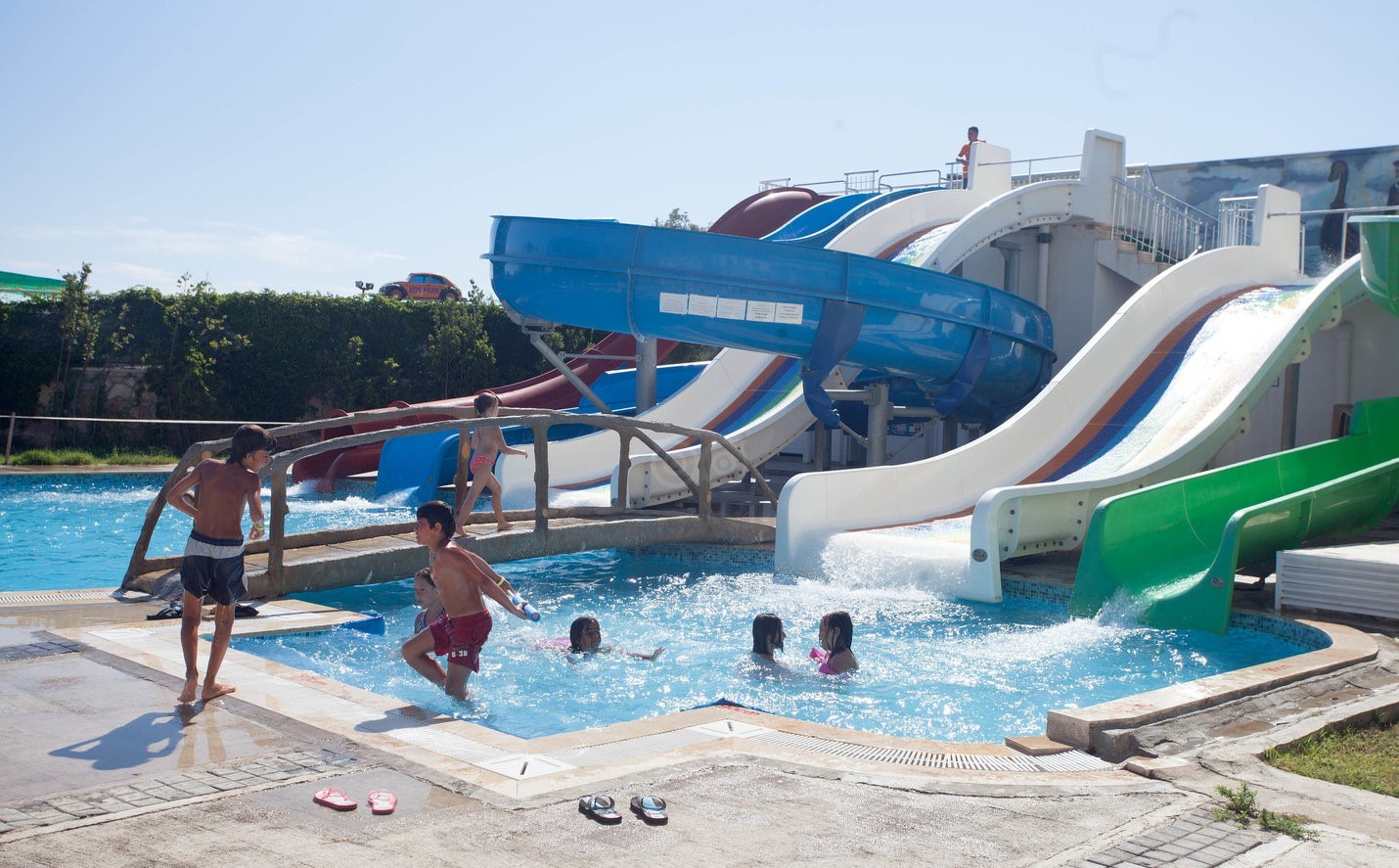 cheap resort hotels to Spend holiday with family