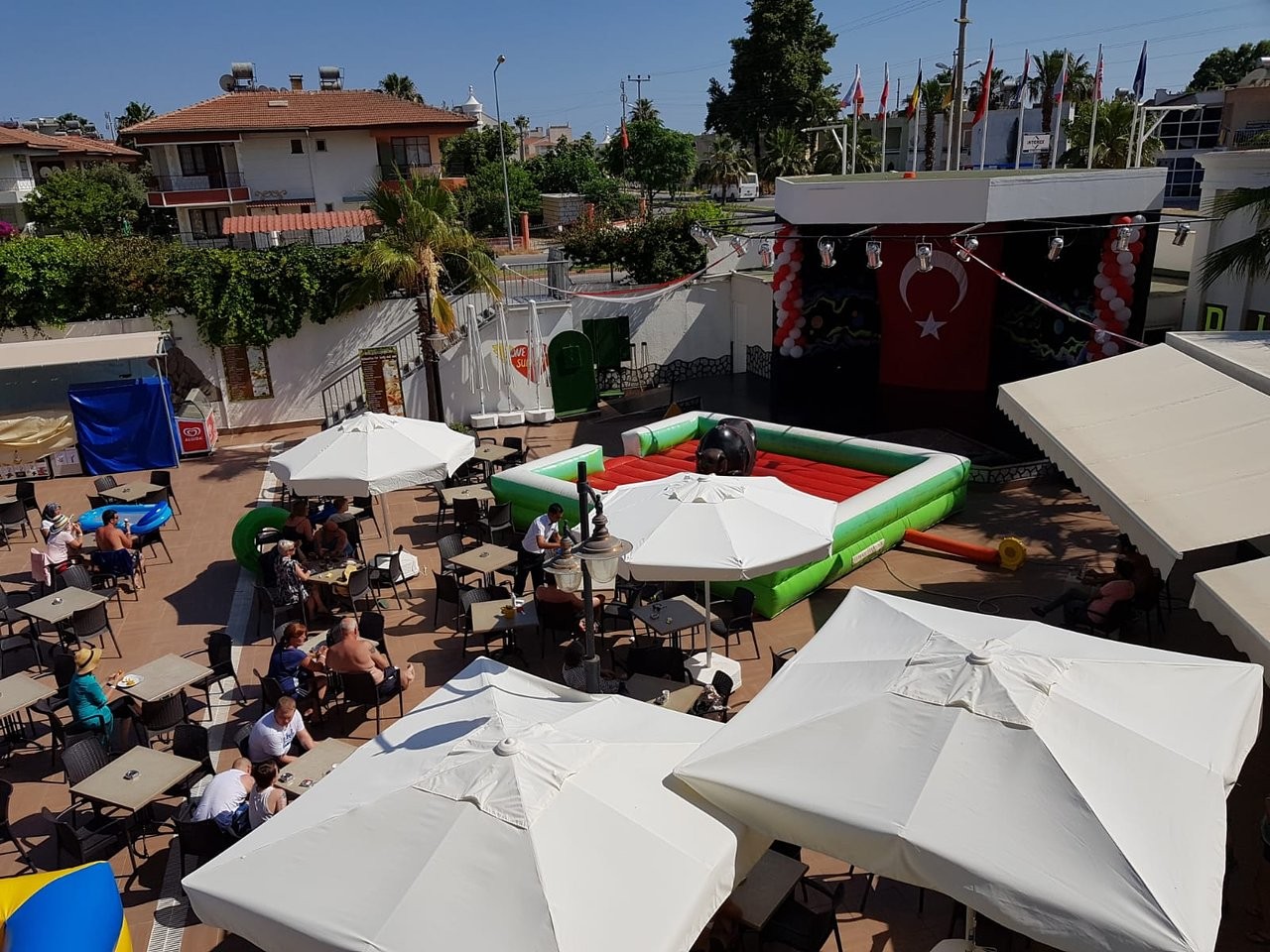 cheap resort hotels to Spend holiday with family