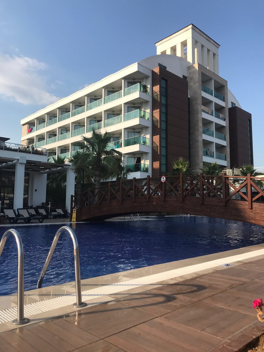 cheap resort hotels to Spend holiday with family