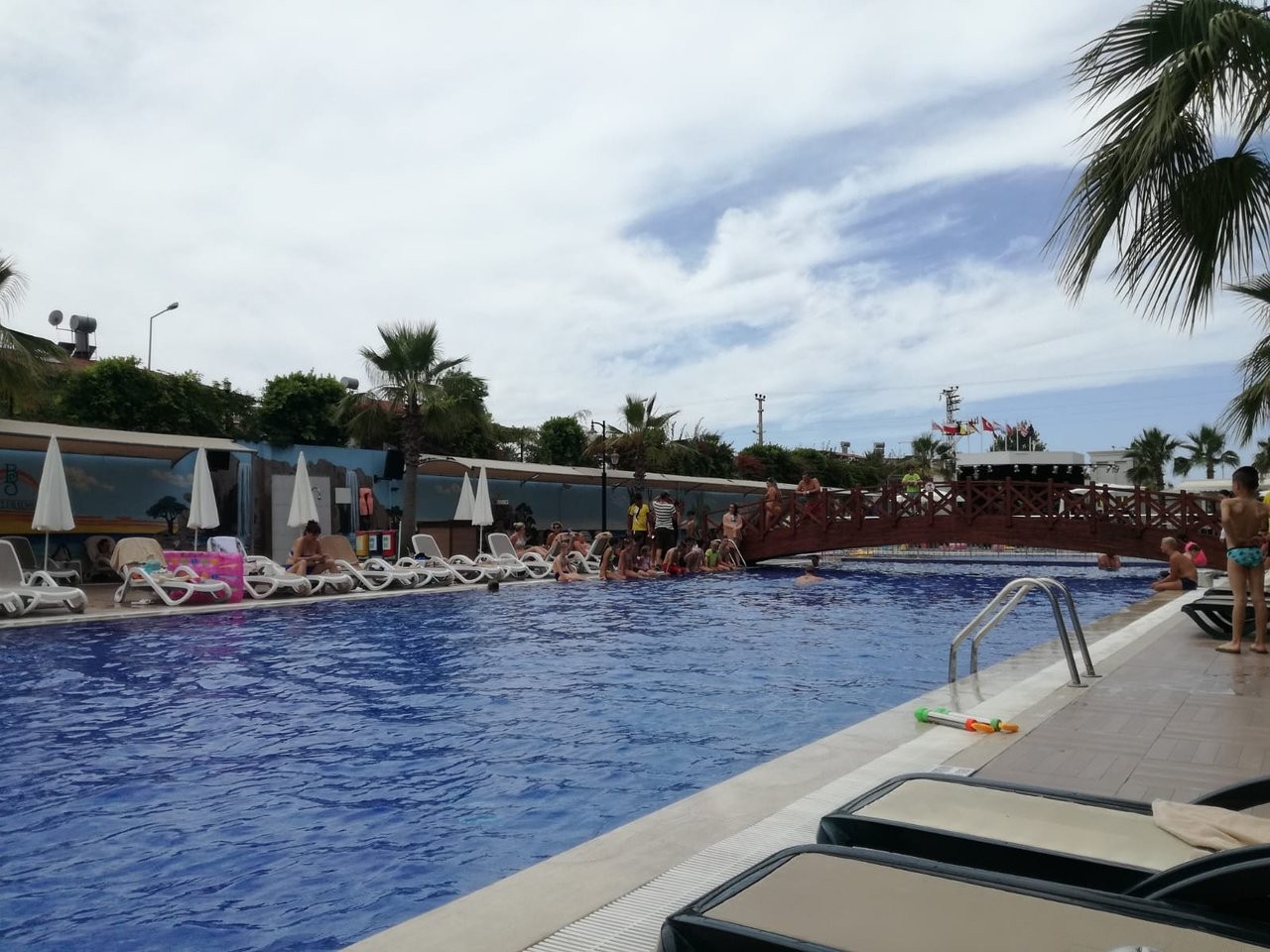 cheap resort hotels to Spend holiday with family