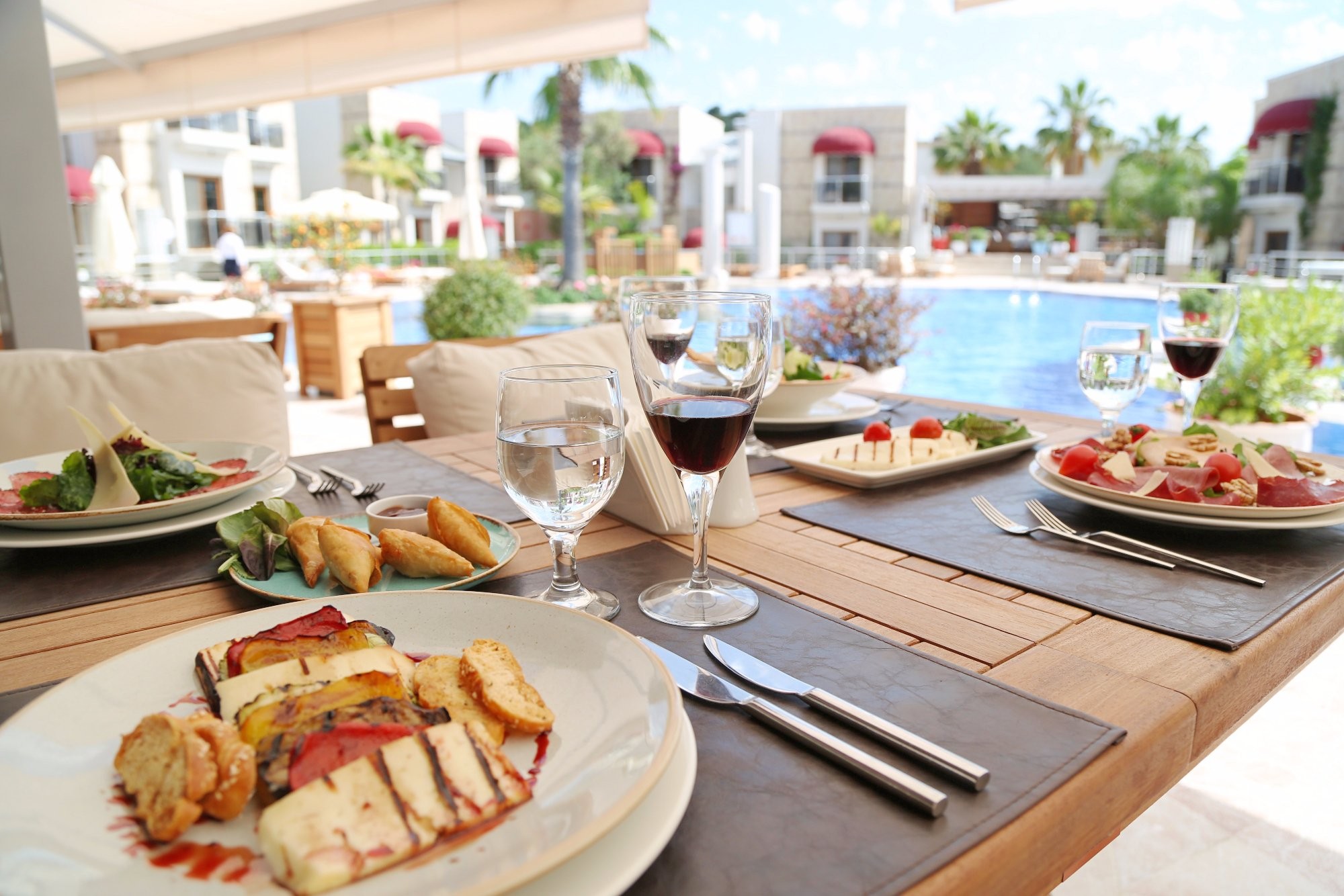 cheap resort hotels to Spend holiday with family