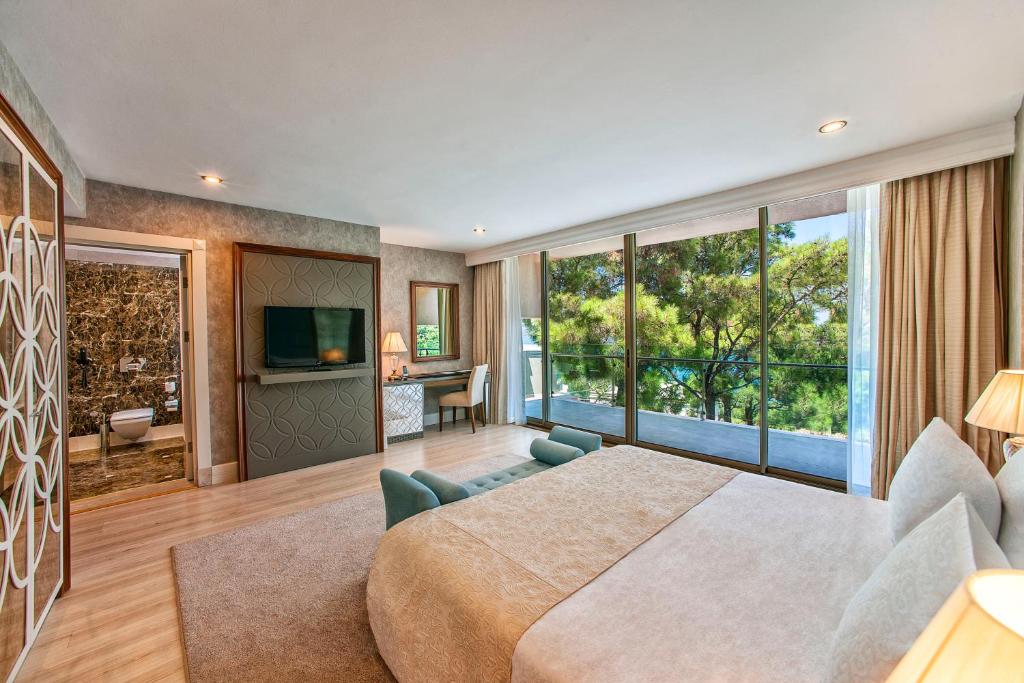 cheap resort hotels to Spend holiday with family