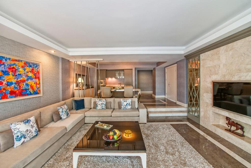 cheap resort hotels to Spend holiday with family