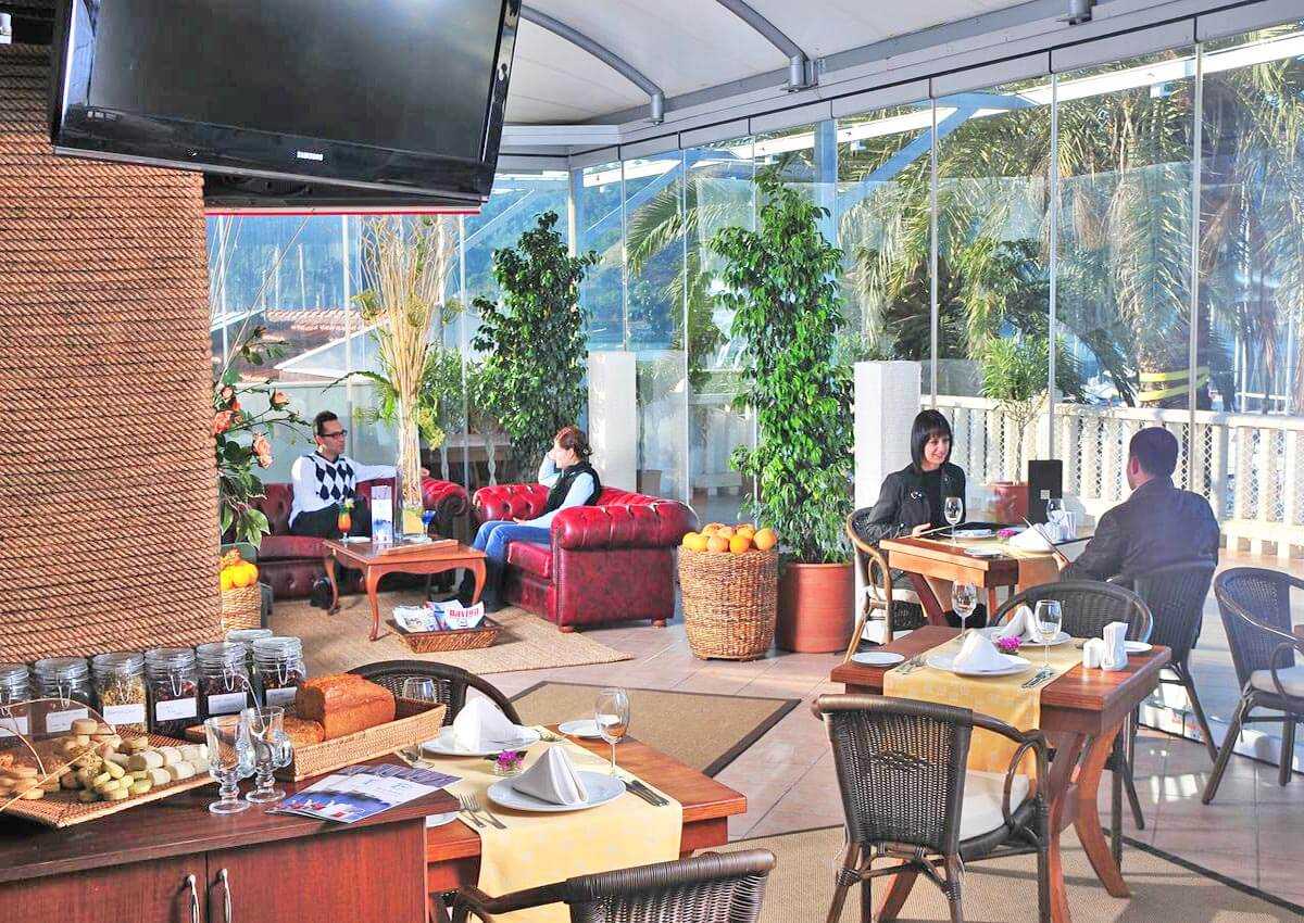 cheap resort hotels to Spend holiday with family