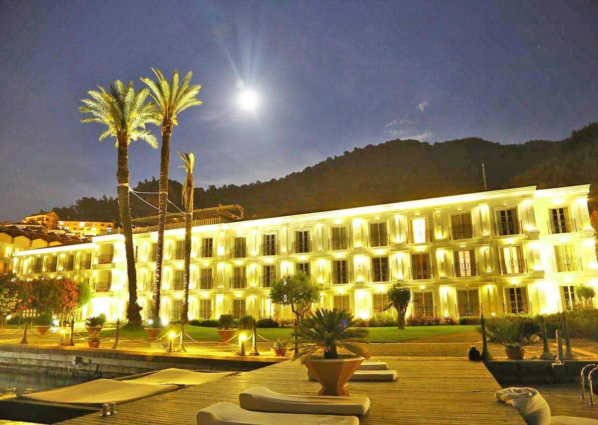 cheap resort hotels to Spend holiday with family