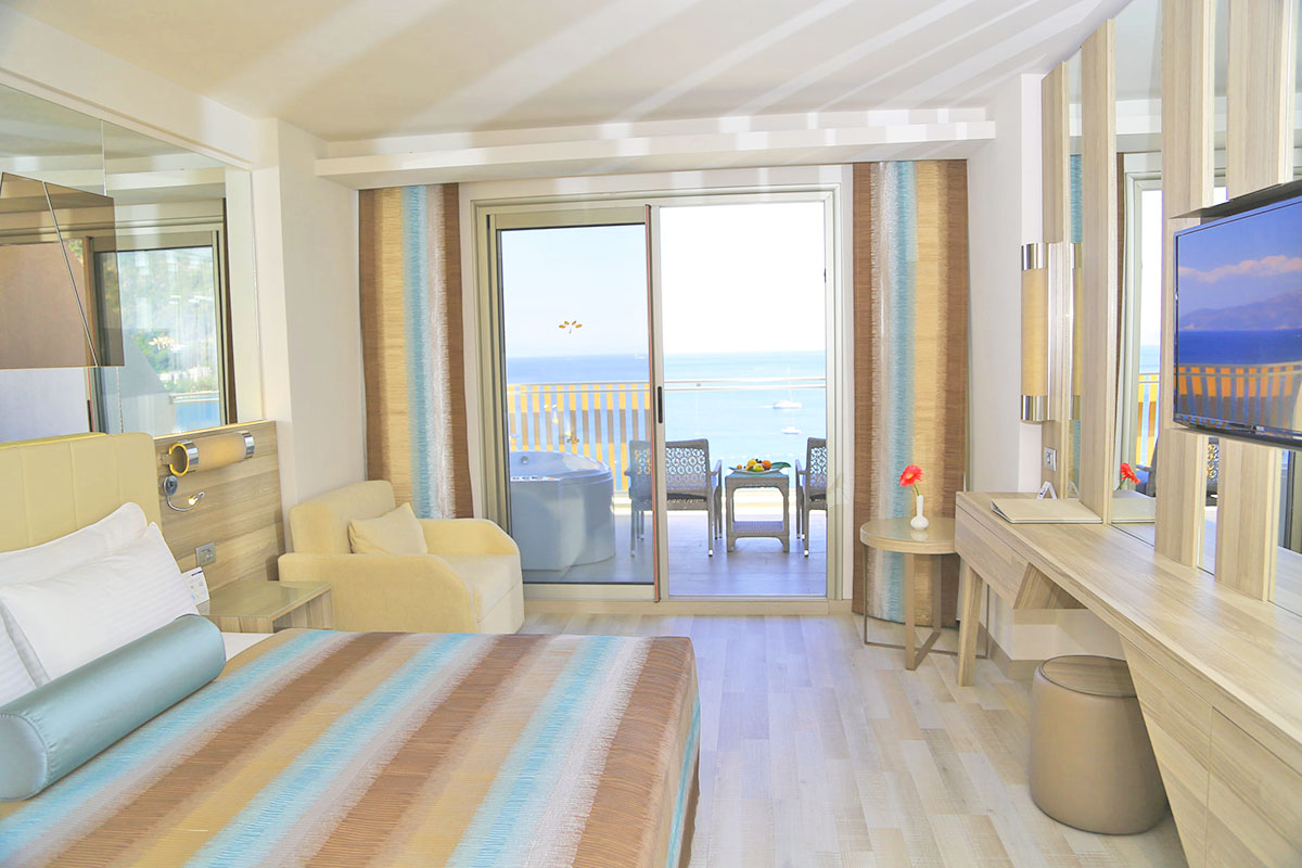 superior room bed room