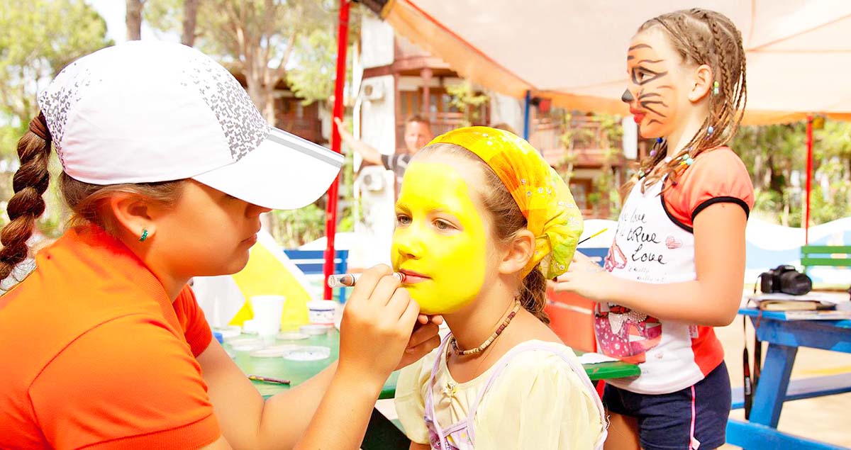 cheap resort hotels to Spend holiday with family