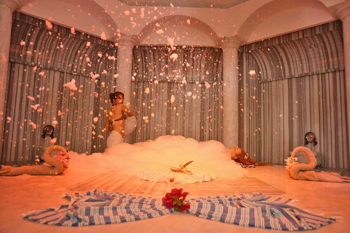 cheap resort hotels to Spend holiday with family