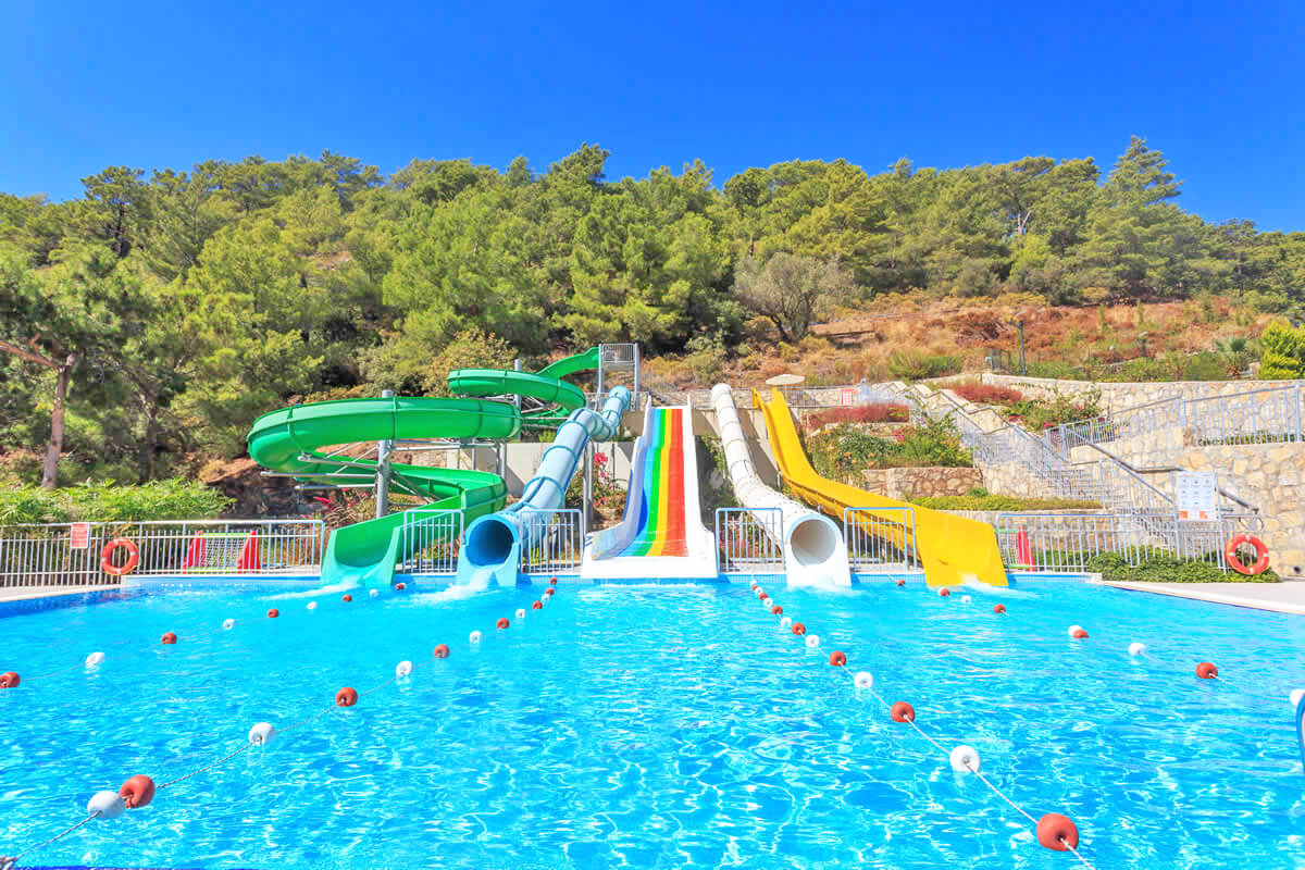 cheap resort hotels to Spend holiday with family