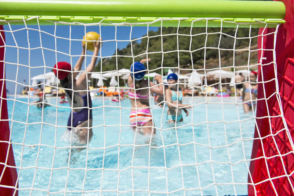 cheap resort hotels to Spend holiday with family