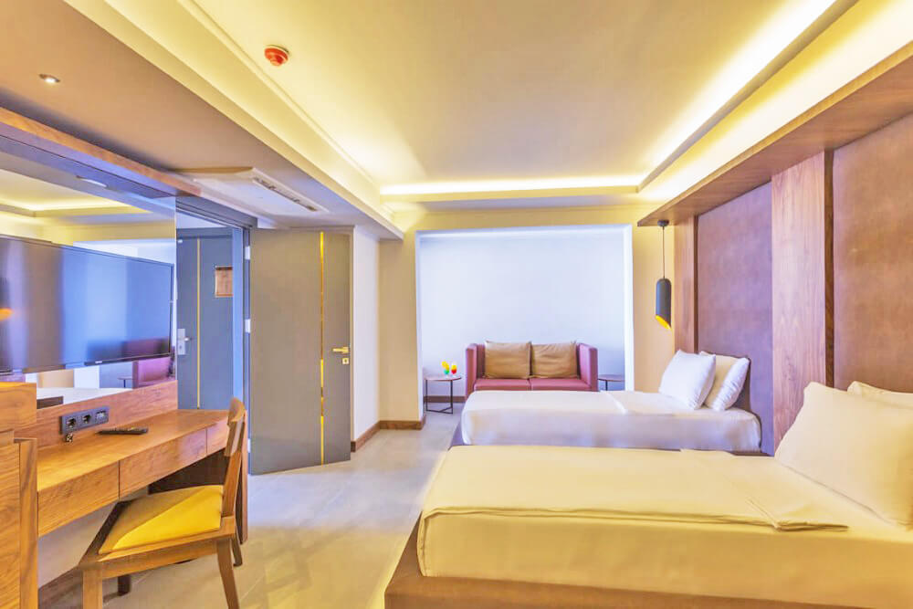 superior room bed room