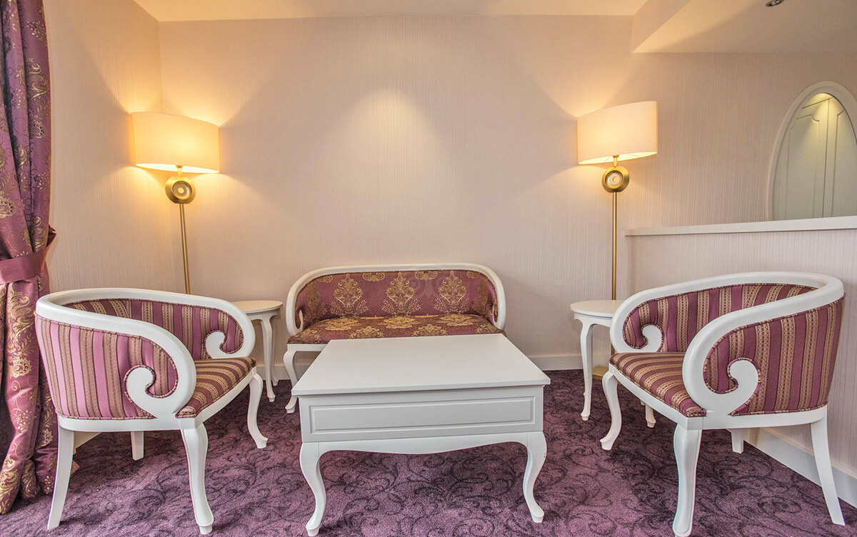 cheap resort hotels to Spend holiday with family