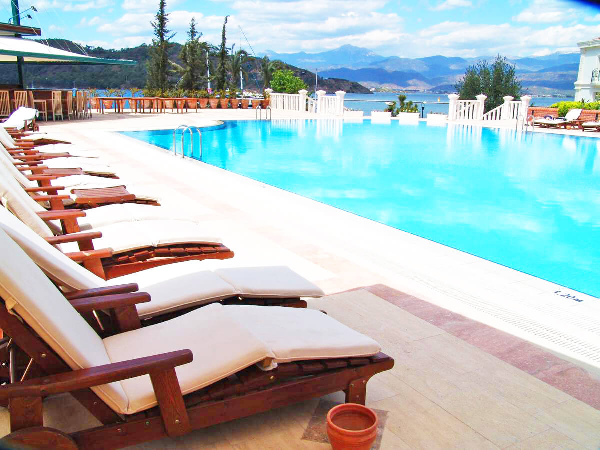 cheap resort hotels to Spend holiday with family