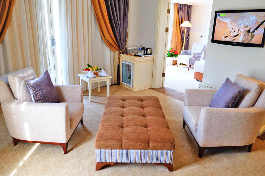 cheap resort hotels to Spend holiday with family