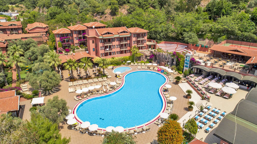 cheap resort hotels to Spend holiday with family