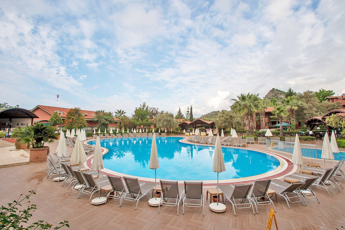 cheap resort hotels to Spend holiday with family