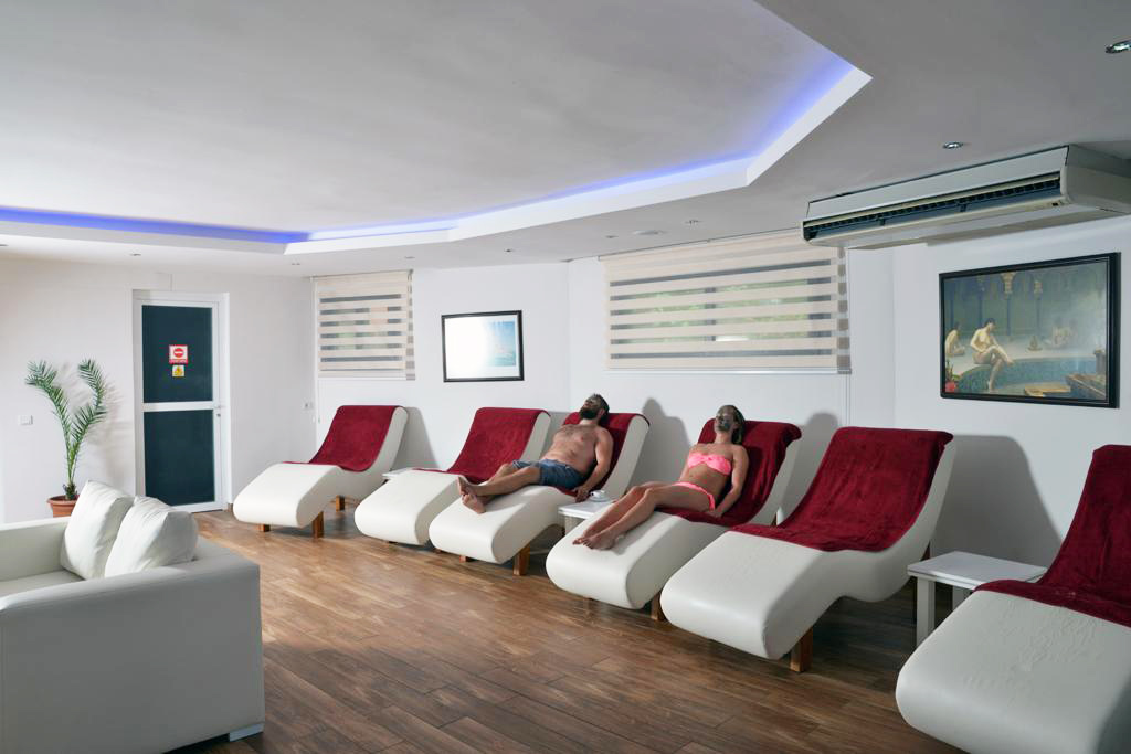 cheap resort hotels to Spend holiday with family