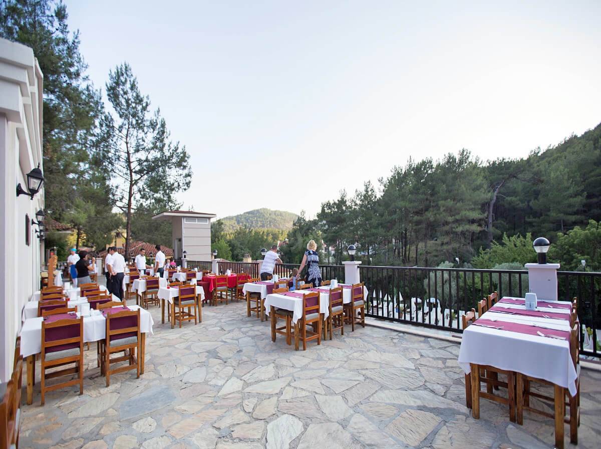 cheap resort hotels to Spend holiday with family