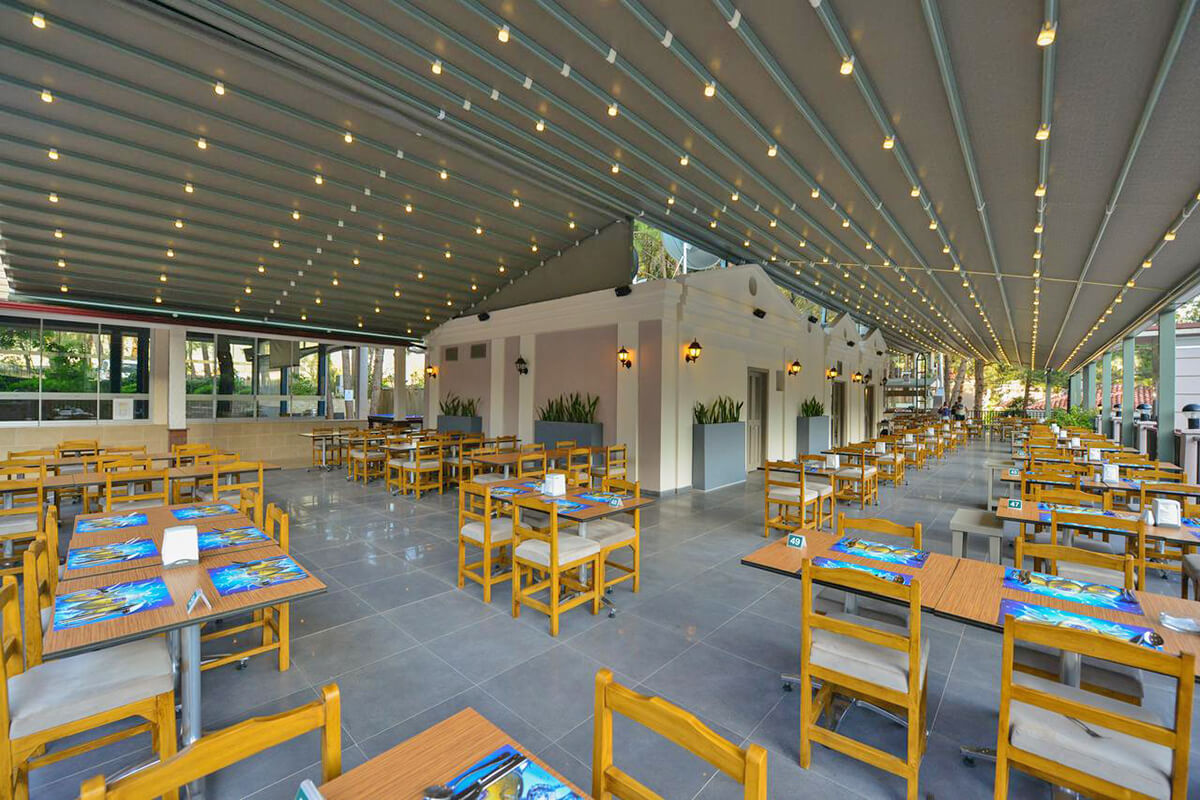 cheap resort hotels to Spend holiday with family