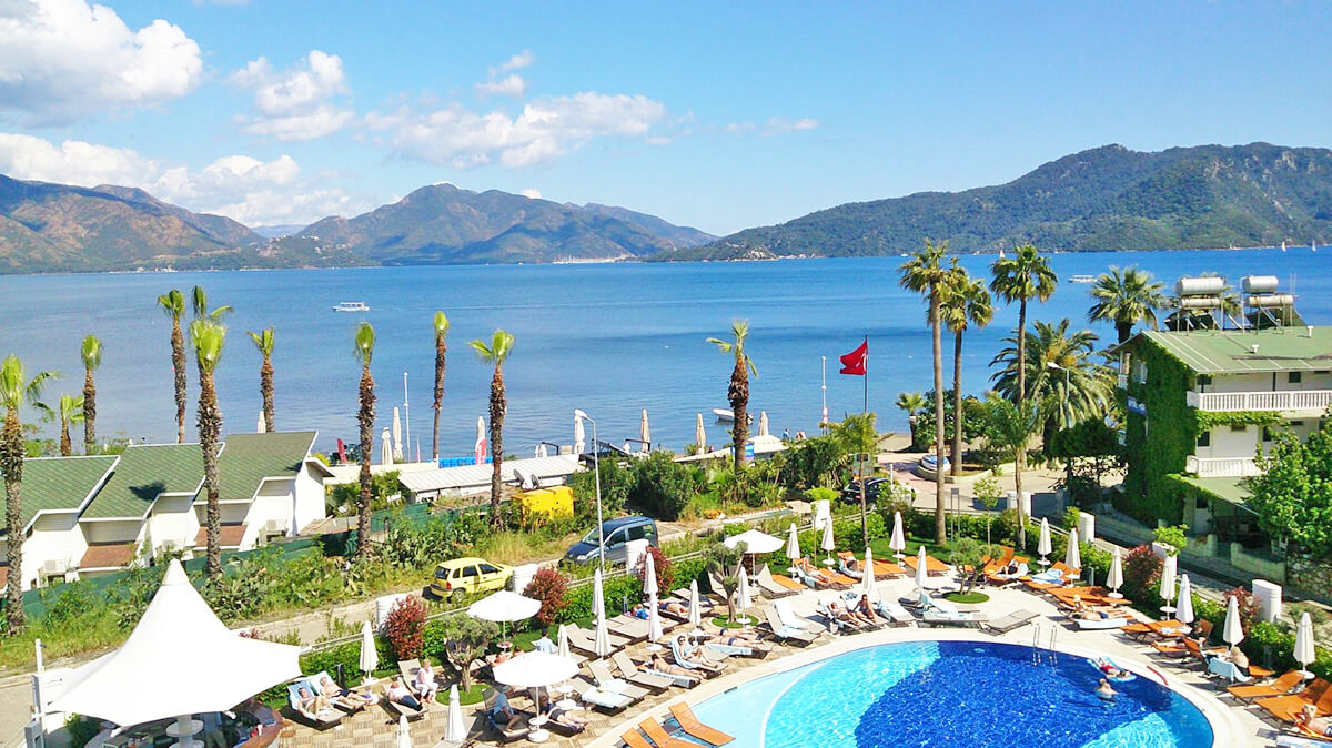 cheap resort hotels to Spend holiday with family