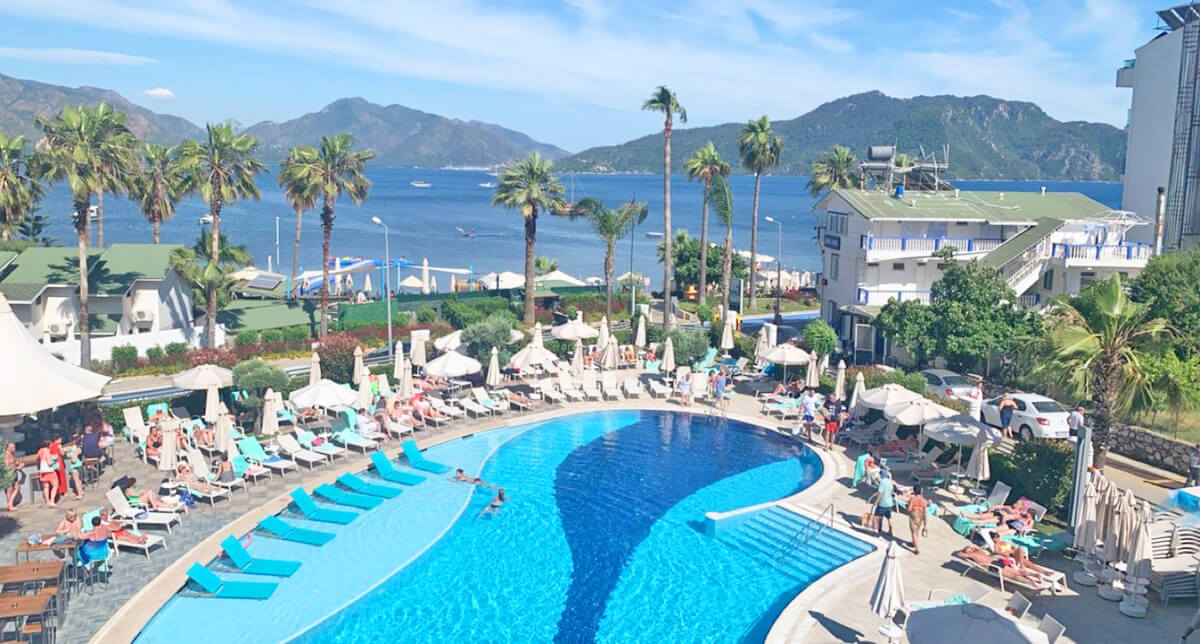 cheap resort hotels to Spend holiday with family