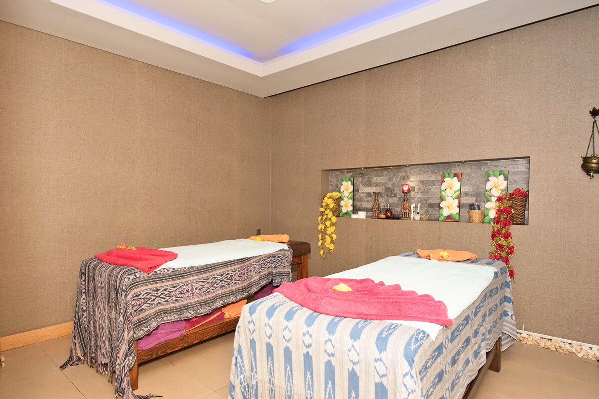 cheap resort hotels to Spend holiday with family