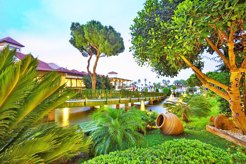 cheap resort hotels in Turkey to Spend holiday with family