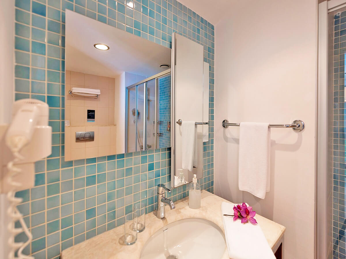 cheap resort hotels to Spend holiday with family